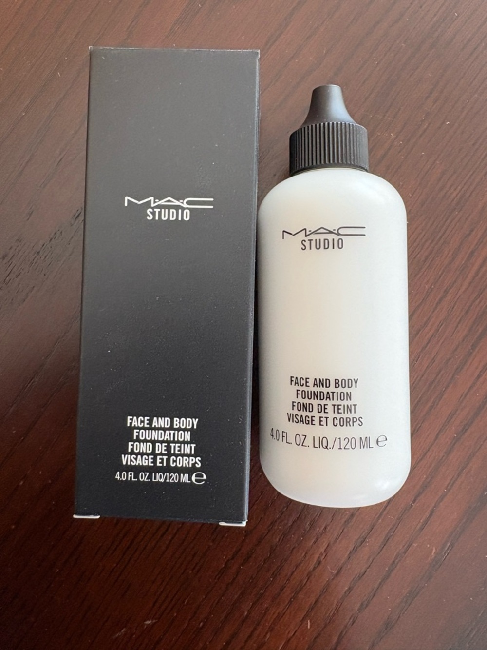 MAC Face and Body Foundation NWT White